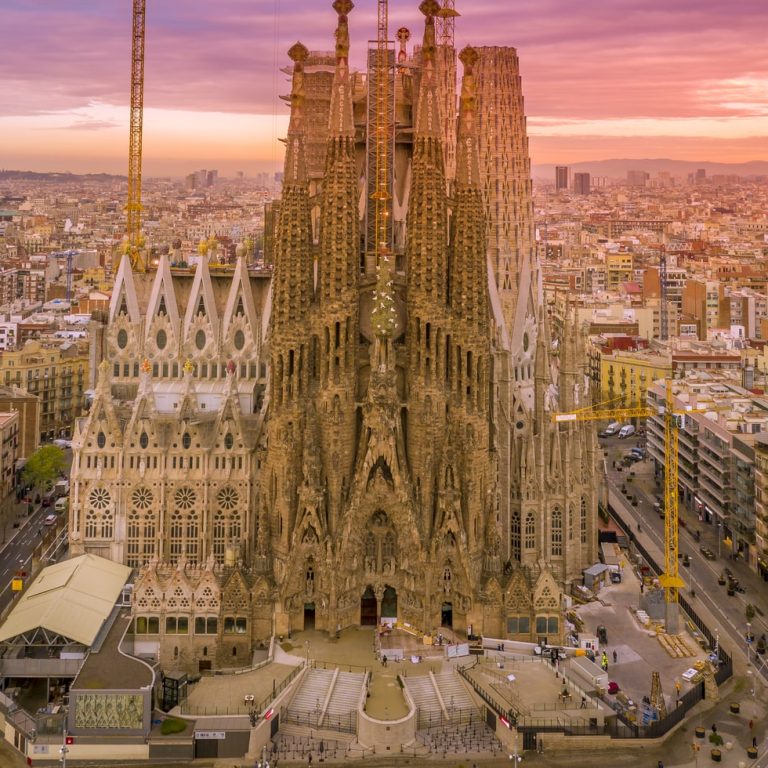Letiště Girona je bránou na Costa Bravu i do Barcelony
